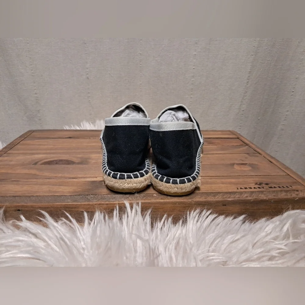 Andre Assous Canvas Espadrilles Size 11